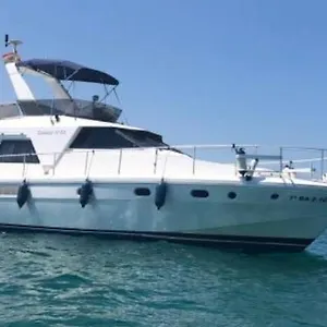 Beautiful Boat Hotel en barco