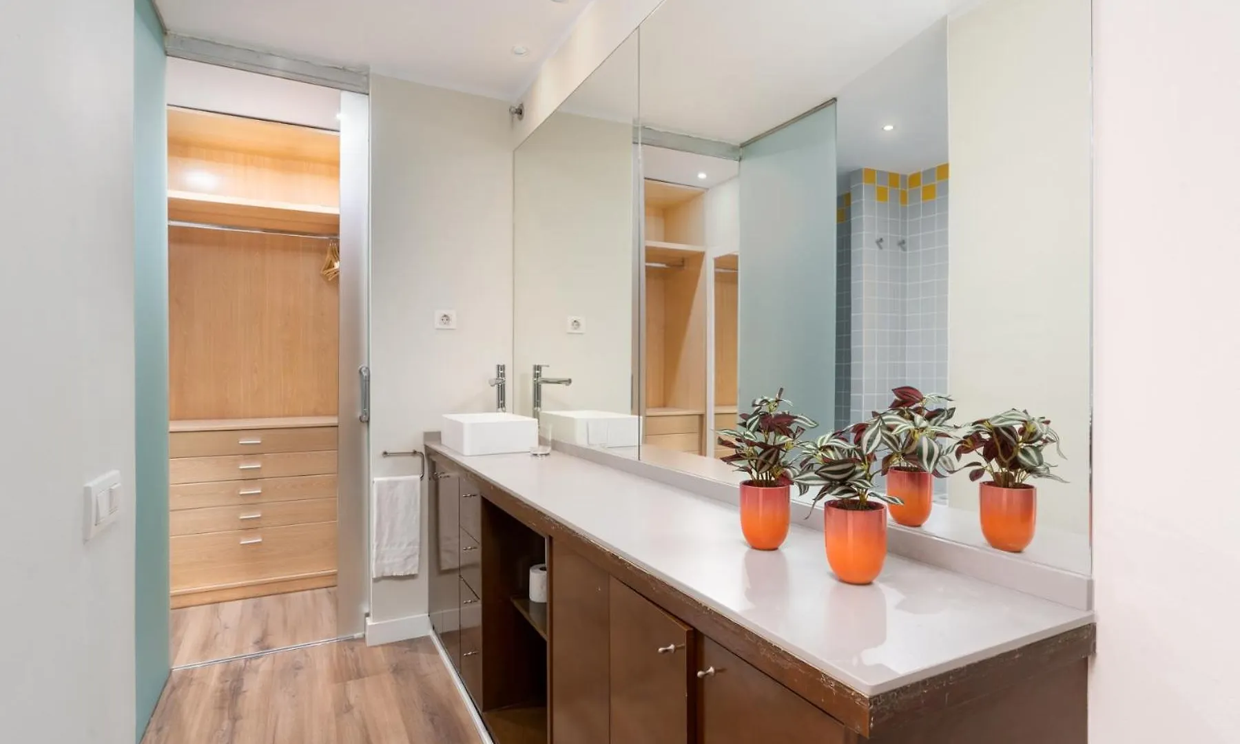 Sibsbcn Coliseum - Cozy And Central Barcelona Apartment